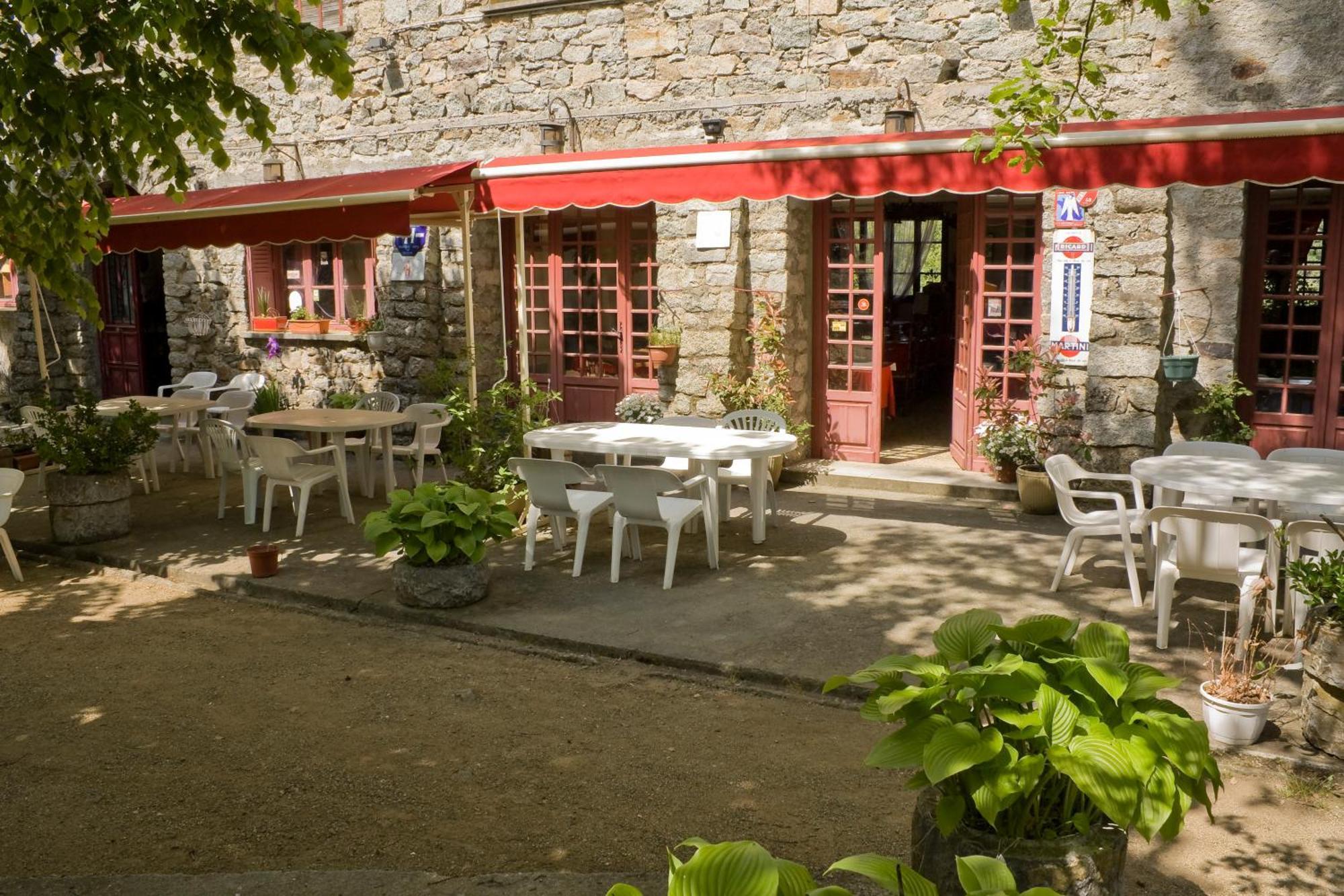 Hotel - Pub Le Petit Bosquet Santo-Pietro-di-Venaco Buitenkant foto